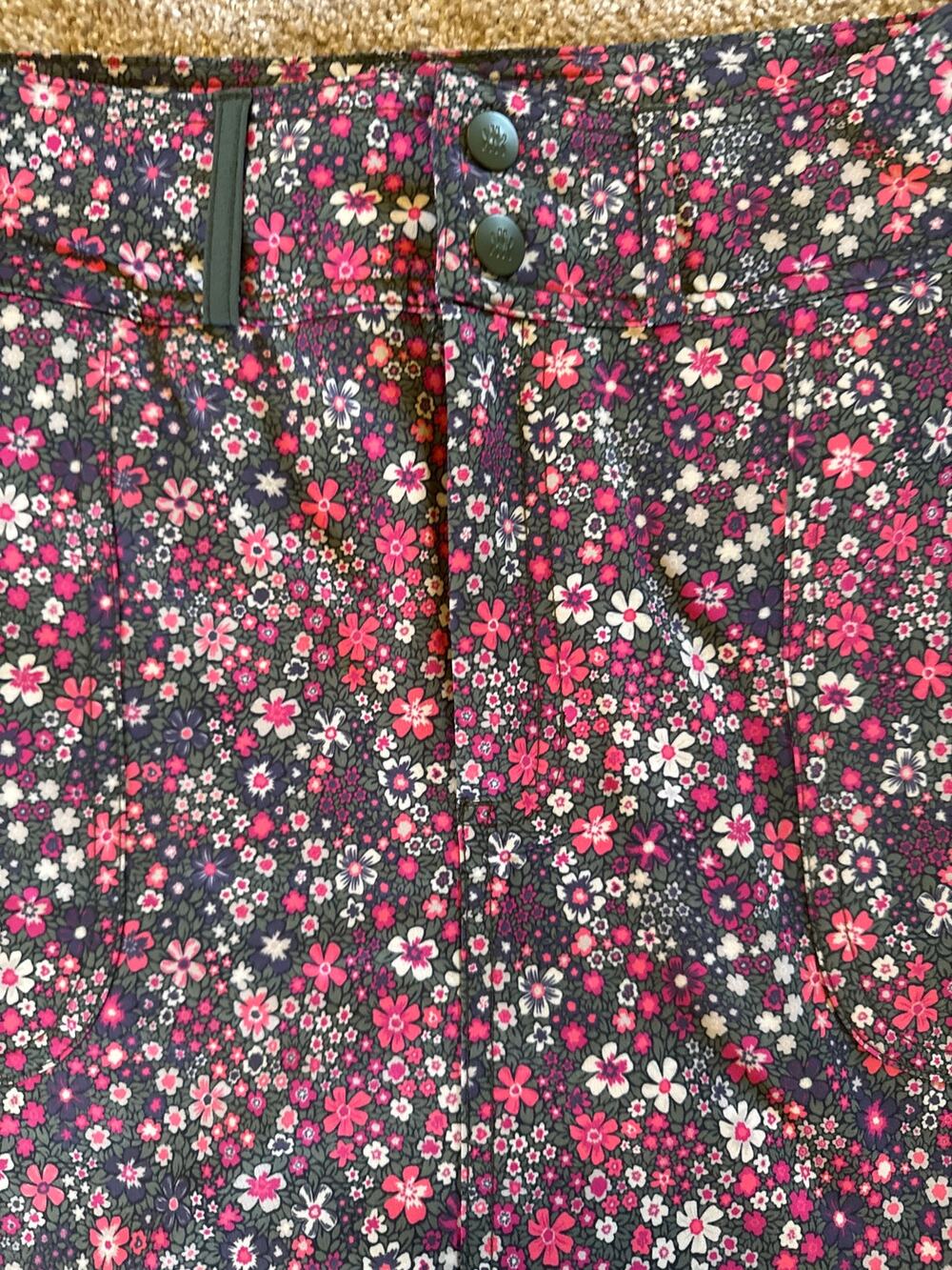 KRIMSON KLOVER floral skirt/skort - MEDIUM - M